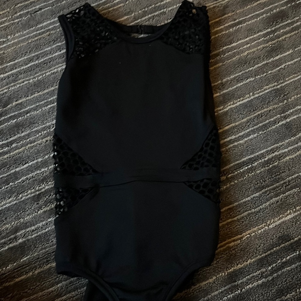 Five dance wear black Leo